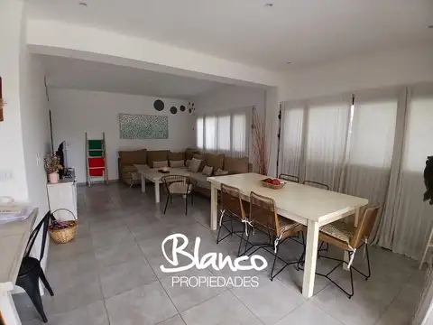 Departamento 4 ambientes con 3 baños