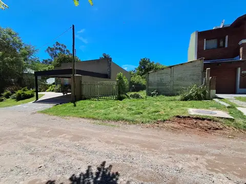 EN VENTA LOTE 650 M2 EN MANATIALES ZONA UNCAS