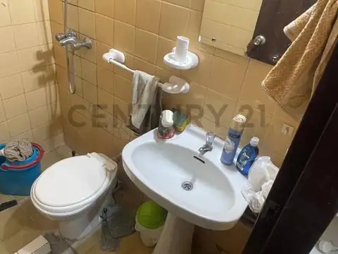 Oficina 3 ambientes con 1 baño