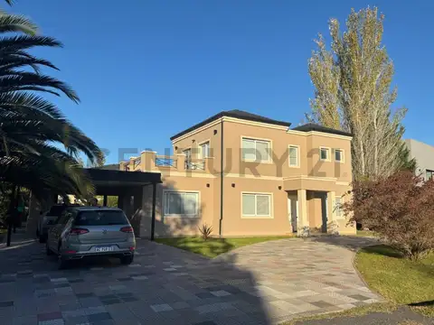 Venta  casa en Club de Campo Los Ceibos