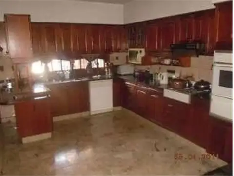Casa 5 ambientes con 4 baños