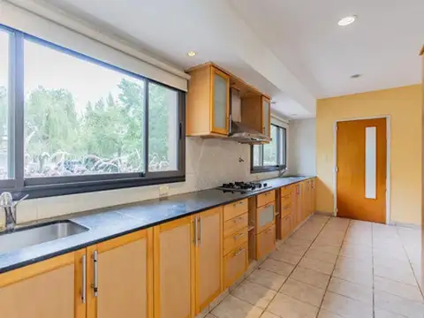 Casa en Venta en City Bell, USD 524.000