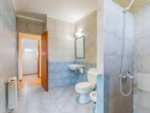 Casa en venta de 5 dormitorios en Barrio Los Ceibos.