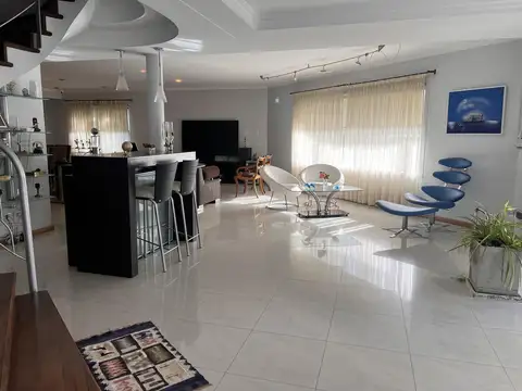 Casa en Venta en Funes, USD 850.000