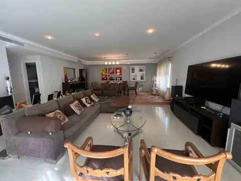 Casa Monoambiente con 4 baños