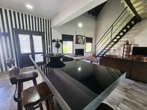 Casa 3 ambientes con 2 baños