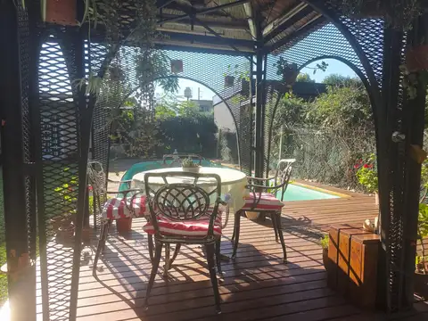 Casa 3 ambientes con 2 baños