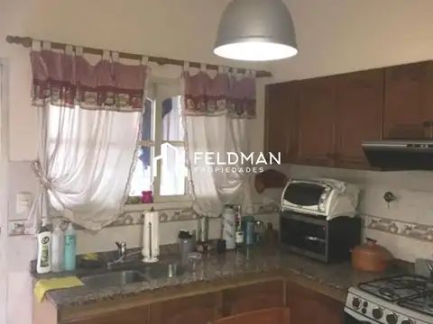 Casa 4 ambientes con 1 baño
