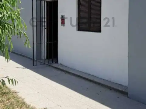 Venta Casa 3 Ambientes a Refaccionar