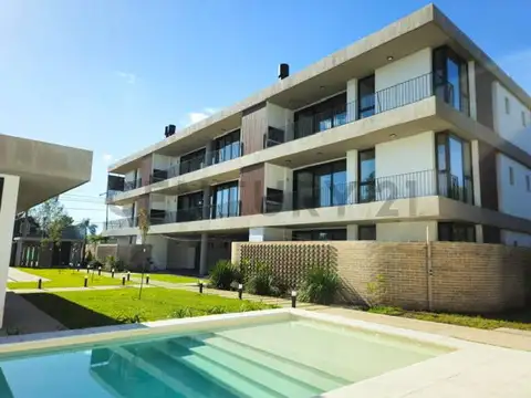 DEPARTAMENTO DE 2 DORMITORIOS DE CATEGORIA CON COCHERA EN CITY BELL A LA VENTA