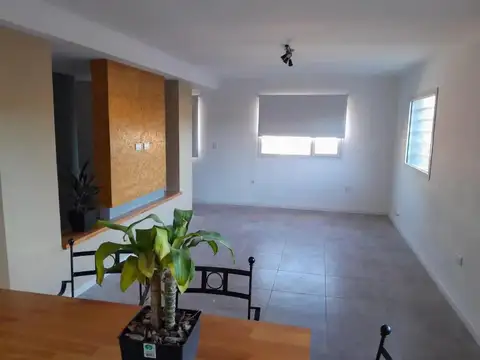 Depto Tipo Casa 4 ambientes con 1 baño