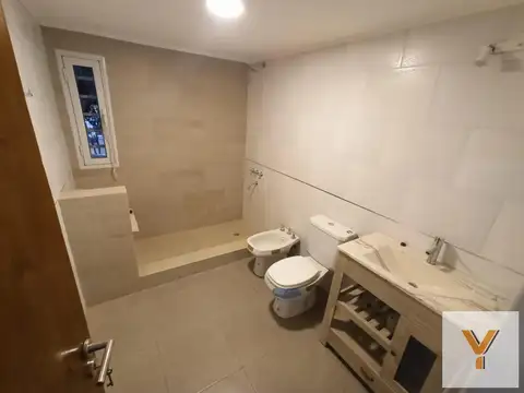 Depto Tipo Casa en Venta con 1 cocheras