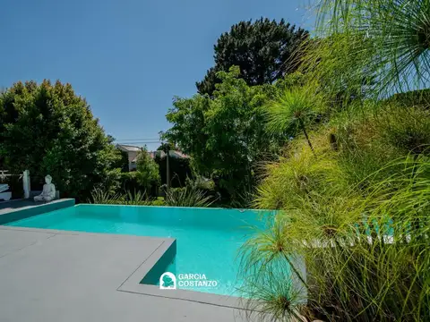 Felix al 100