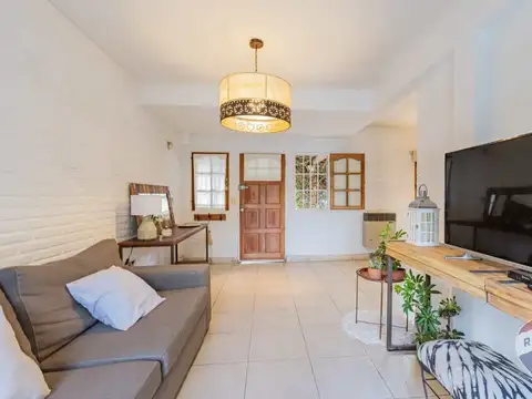 Casa en Venta con 1 cochera