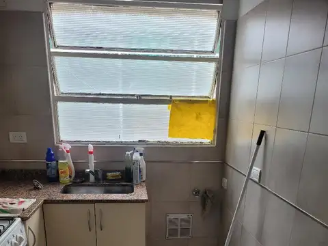 Cómodo dpto. de 2 amb. 37m²* bien conectado en Coghlan