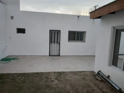 Casa 7 ambientes con 2 baños