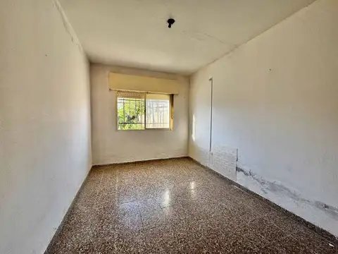 Casa 4 ambientes con 1 baño