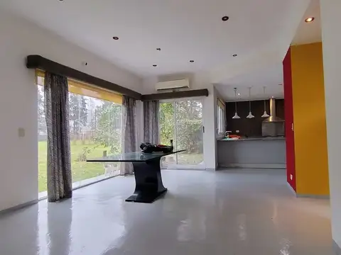 VENTA CASA MODERNA BARRIO CERRADO LAS FUENTES