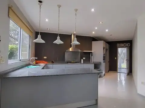 VENTA CASA MODERNA BARRIO CERRADO LAS FUENTES