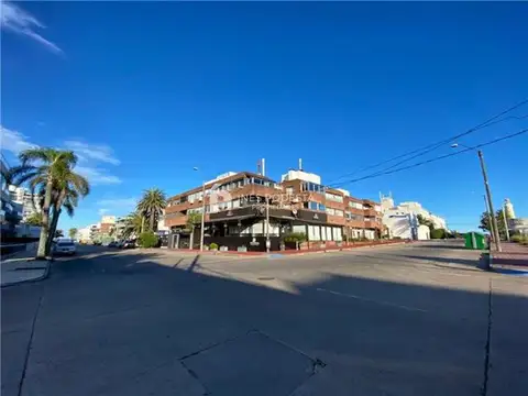 Península, zona puerto