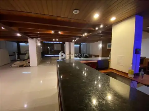 Península, zona puerto