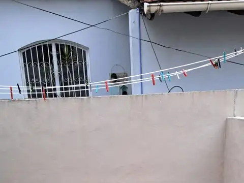 Depto Tipo Casa 4 ambientes con 2 baños