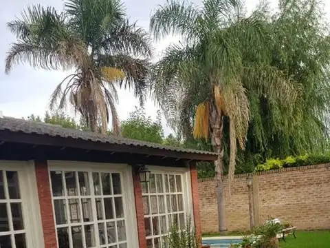 Casa en Venta con 3 cocheras