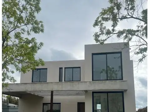 Casa en Venta en El Cantón - Barrio Golf, USD 369.000