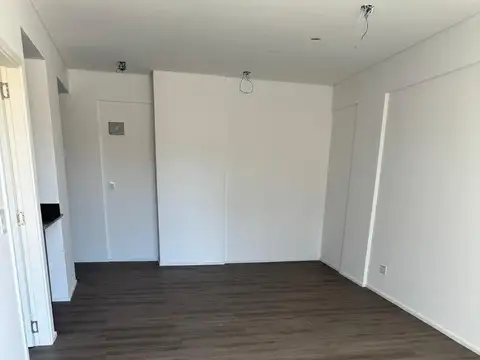 Venta Departamento de 2 Ambientes con gran Balcón- Edificio con Piscina Sum Parrilla