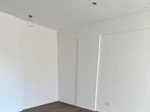 Venta Departamento de 2 Ambientes con gran Balcón- Edificio con Piscina Sum Parrilla
