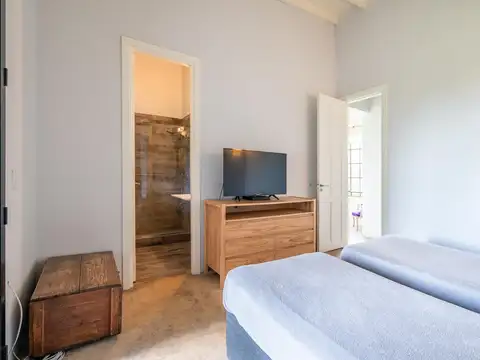 Casa en alquiler temporario sobre lote central de 2.400 m2 en Chacras del ocho, al lado de Pilará