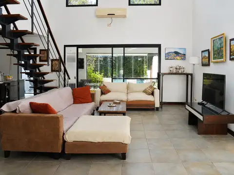 Casa 4 ambientes con 3 baños