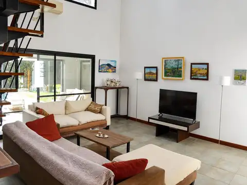 Casa en Venta con 1 cochera