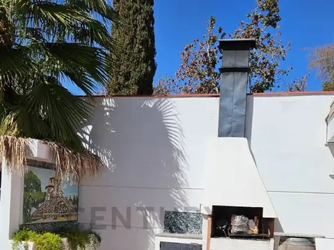 25 de Mayo 100, Piso 0
