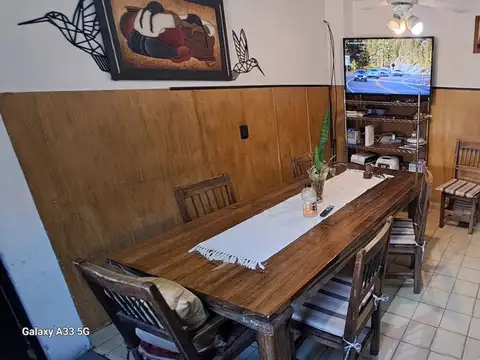 Casa 5 ambientes con 2 baños