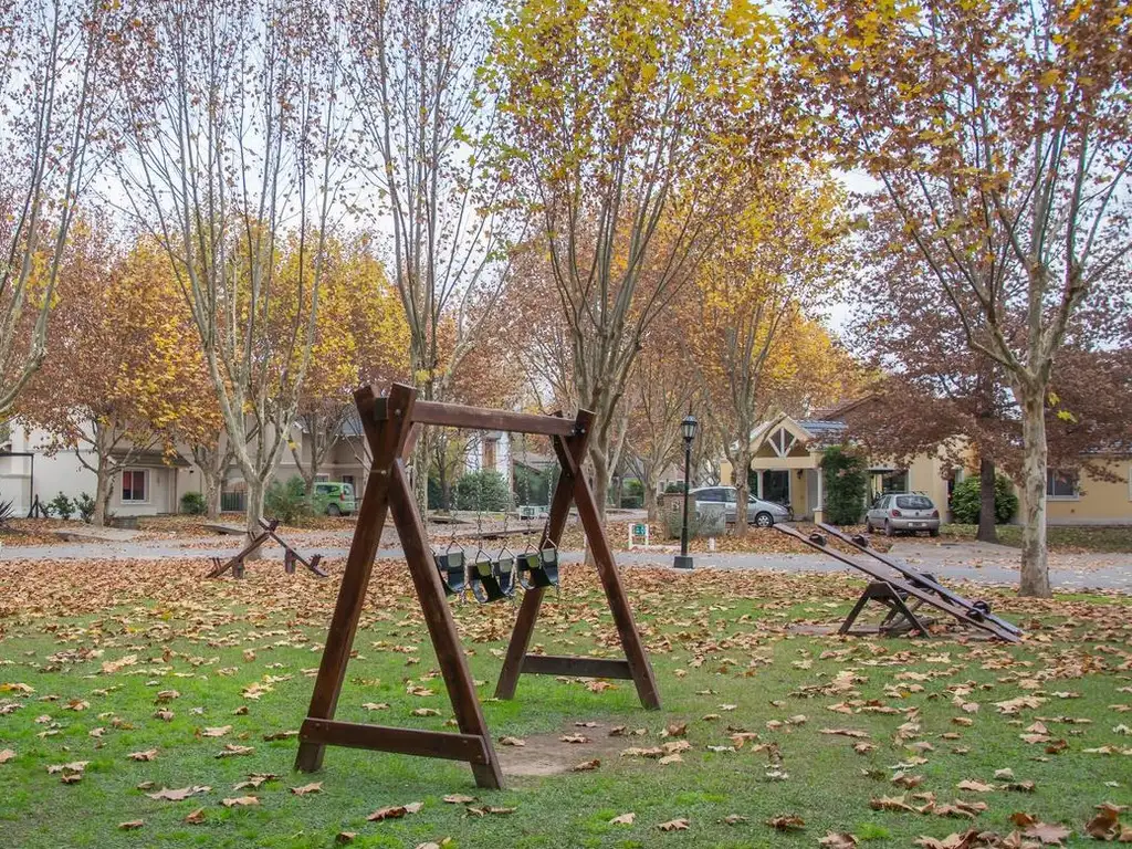 Áreas comunes piscina, club-house, juegos en Bermudas