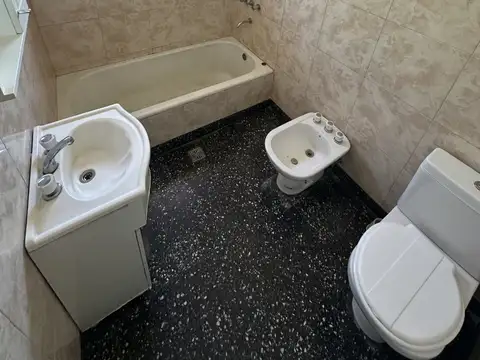 Departamento en Alquiler en Remedios de Escalada, $ 450.000