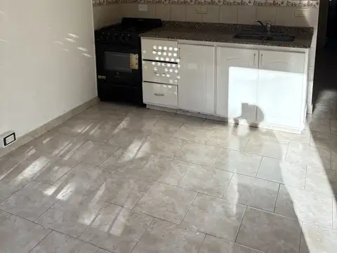 Juan Del Campillo 1400, Piso PB