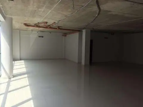 Oficina en Venta con 3 cocheras
