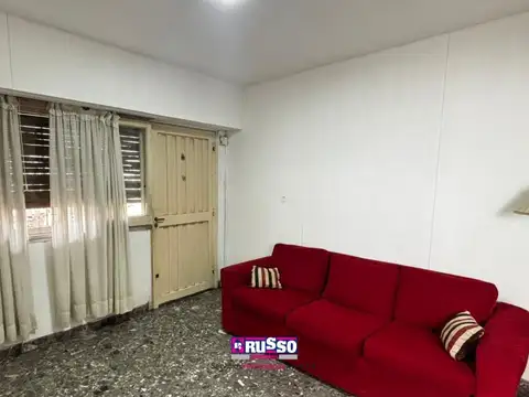 Depto Tipo Casa en Venta 40 años