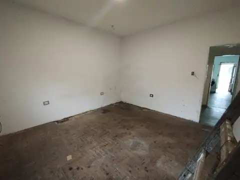 Casa de 4 ambientes a refaccionar