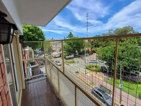 Dpto. 3 Amb. c/2 Balcones de 70m2 Fte. Estac. Devoto