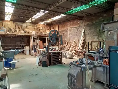 Galpon en Venta en Los Hornos, USD 110.000