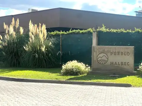 Terreno  en b° privado pueblo malbec carrodilla