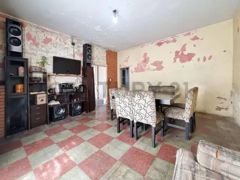 Casa en Venta con 2 cocheras