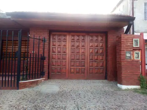 CASA EN WILLIAM MORRIS, EXCELENTE PROPIEDAD