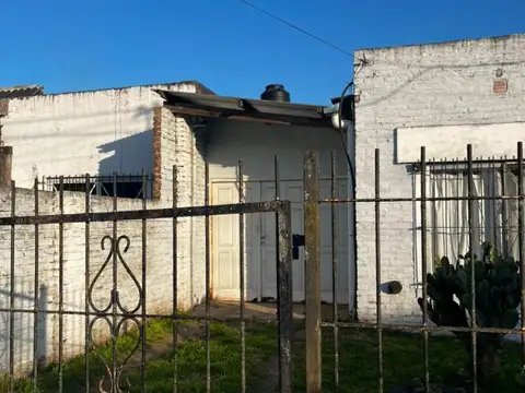 Casa 3 ambientes con 1 baño