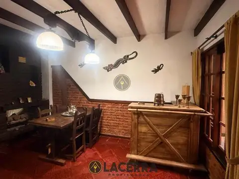 Casa 4 ambientes con 2 baños