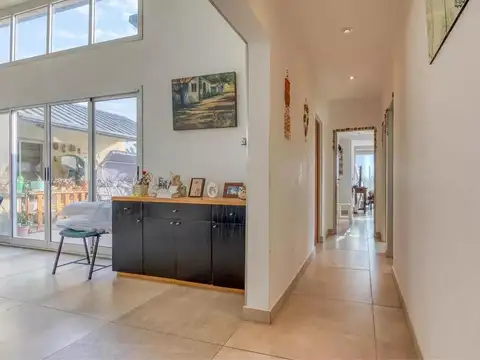 Casa 4 ambientes con 3 baños