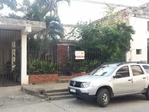 Casa centrica de 3 dorm y losa para ampliaciones.